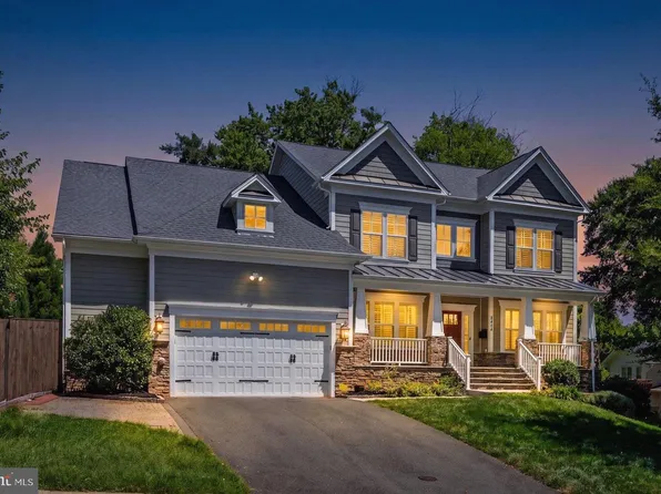 8404 Stonewall Dr, Vienna, VA 22180