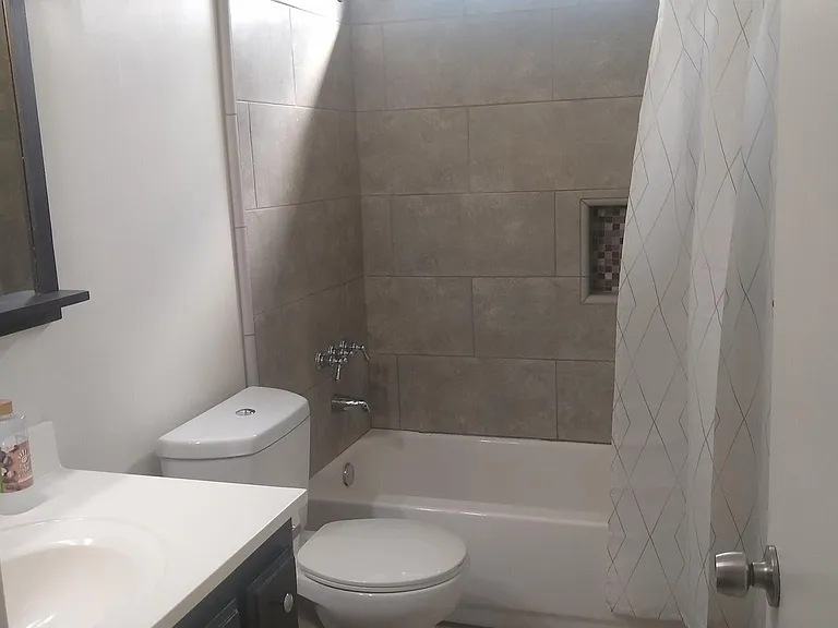 217 E I St — Photo 8