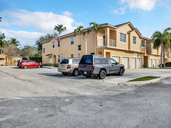 2nd image of 2892 Crestwood Terrace #4201