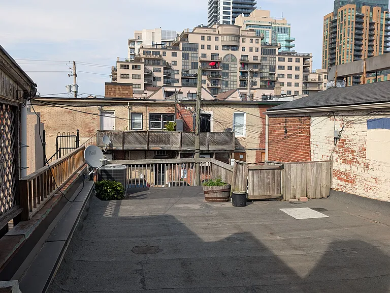 359A Brant St — Photo 11