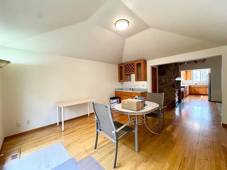 721 William Ct — Photo 13
