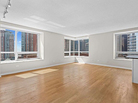 5th image of 512 N McClurg Ct APT 607