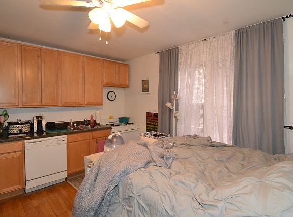 5th image of 2129 N Dayton St #401