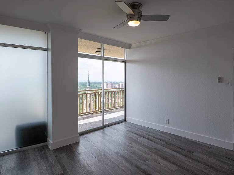 6211 W Northwest Hwy #1903 — Photo 4