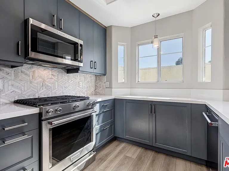 2333 Oak St #3 — Photo 7