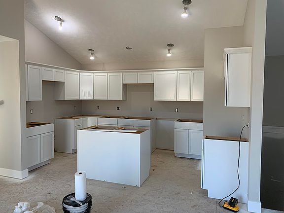 2nd image of 564 East St