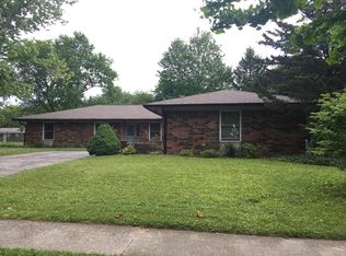 8029 Vineyard Dr, Indianapolis, IN 46260