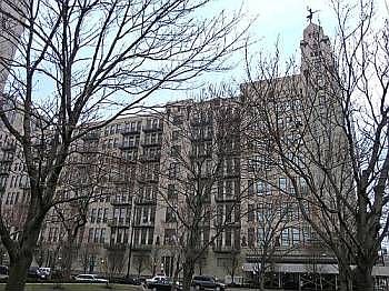 1st image of 758 N Larrabee St APT 701