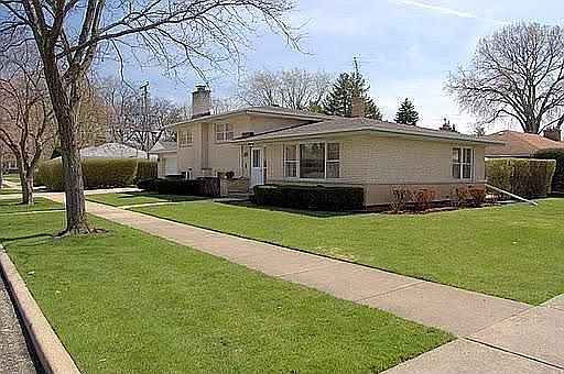 2nd image of 4453 Keeney St