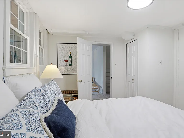 2316 N Stafford St — Photo 43