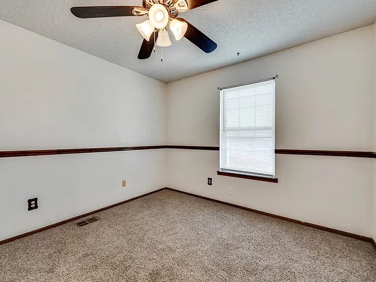 3245 Preston Dr — Photo 11