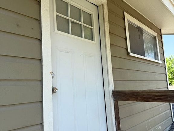 2nd image of 2233 Ivy Ave #A-b