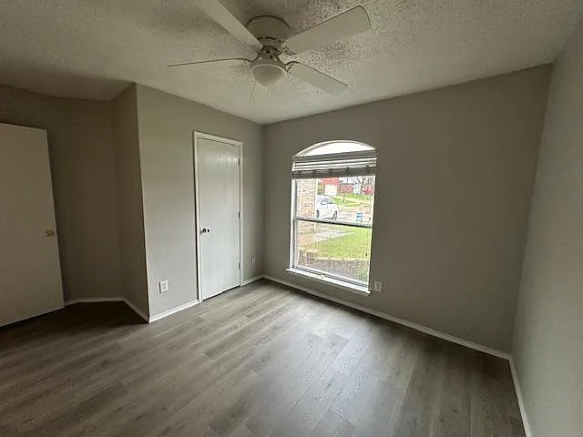 2424 Rolling Ridge Dr — Photo 14
