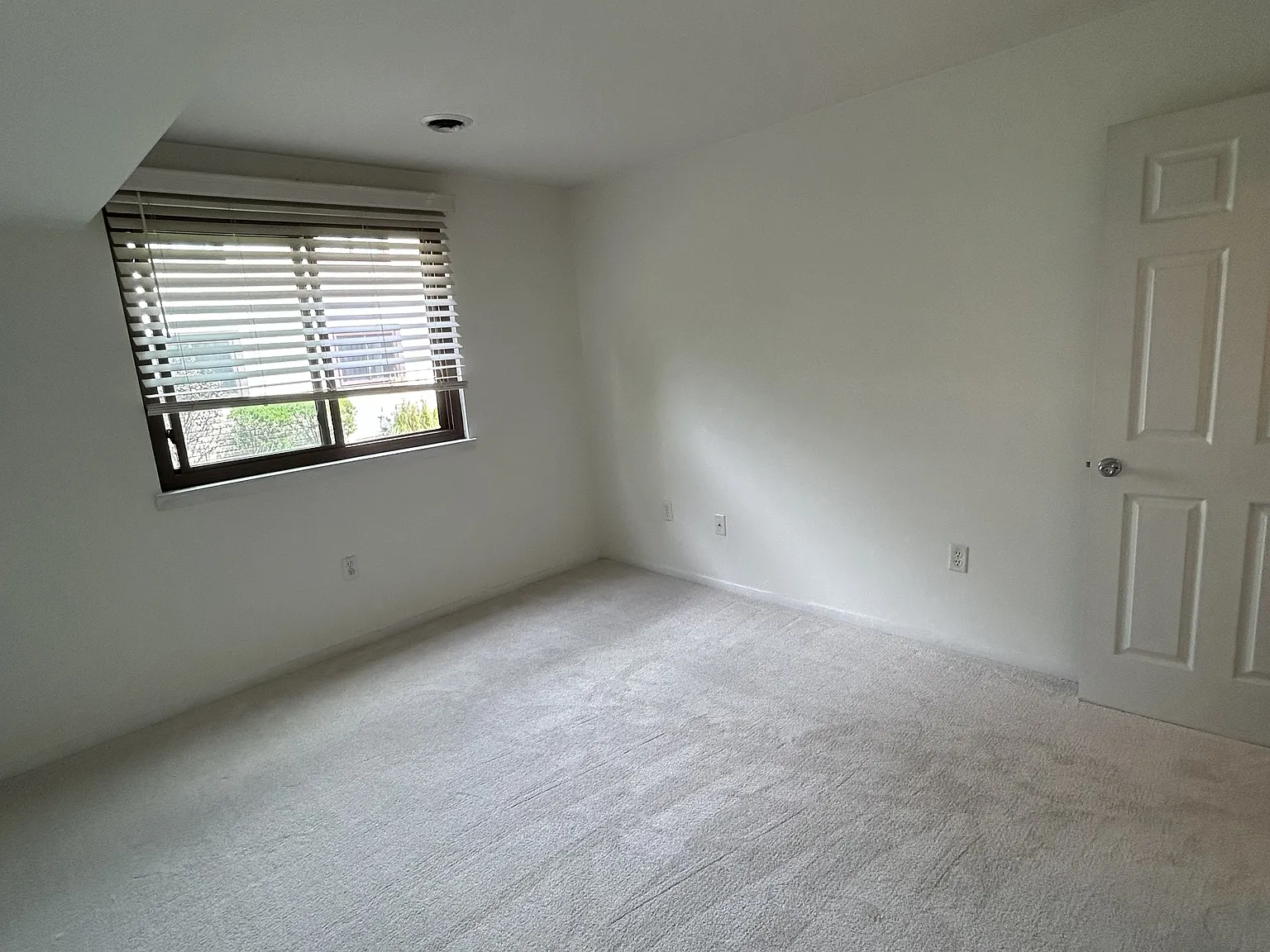 2 bed, 1161 sqft, $1,700 — Photo 4