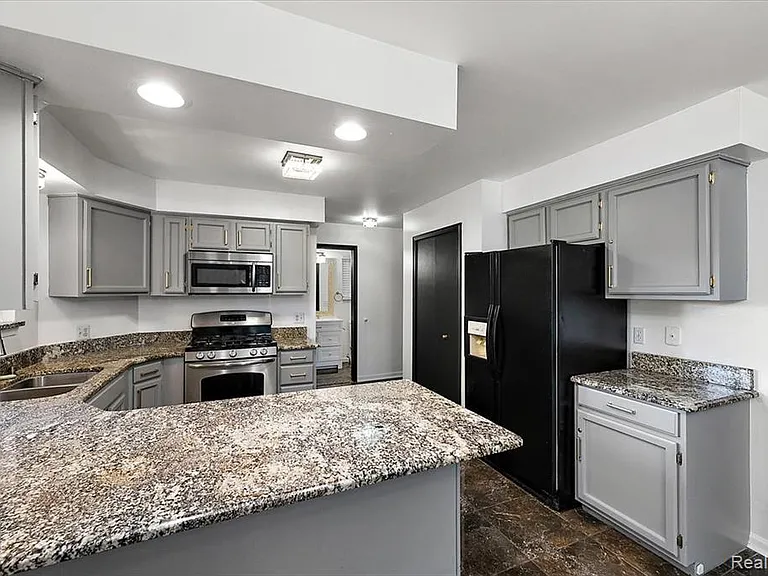 48156 Virginia Ct — Photo 17