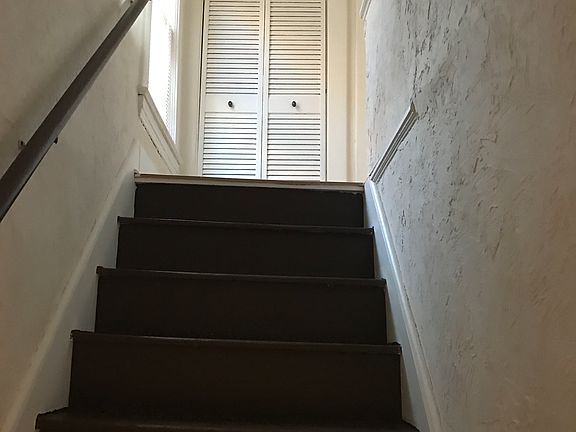 2nd image of 3012 Saratoga Ave