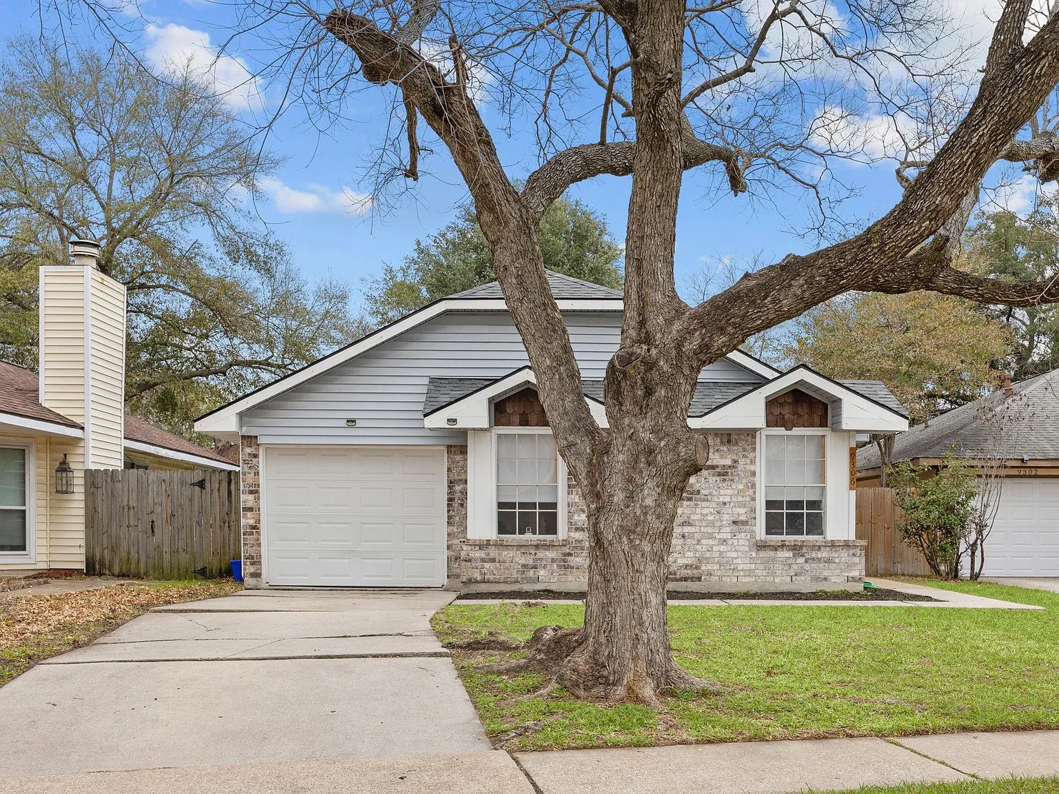 4 bed, 2.0 bath, 1335 sqft, $1,800 — Photo 2