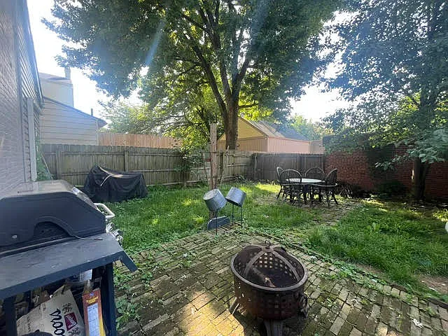 1335 E Washington St — Photo 17