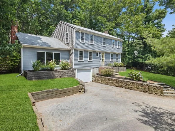 29 Carolina Trl, Marshfield, MA 02050