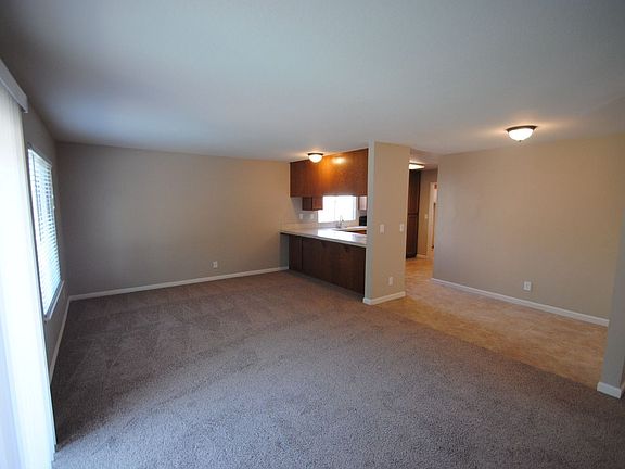 2nd image of 1331 Pilgrims Dr
