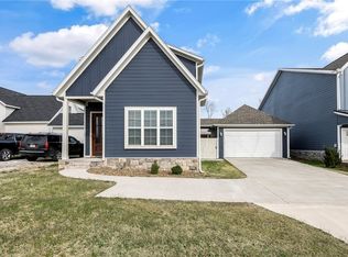 501 S 7th St, Rogers, AR 72756