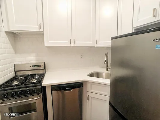 Rented by Citi Habitats | media 15