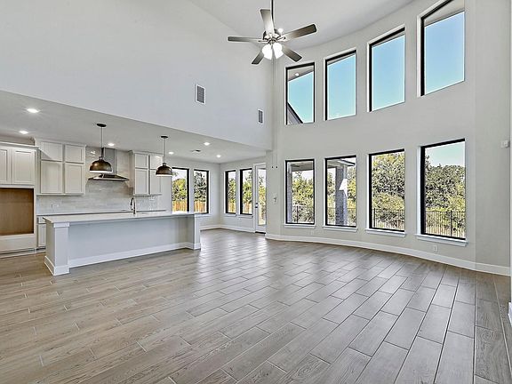 3rd image of 18902 Moonriver St