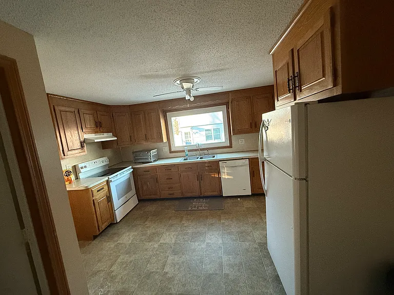 162 Shuttle Meadow Ave #1 — Photo 8