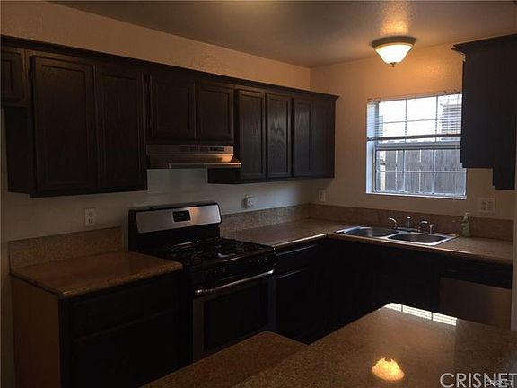 4th image of 11254 Oxnard St APT 4