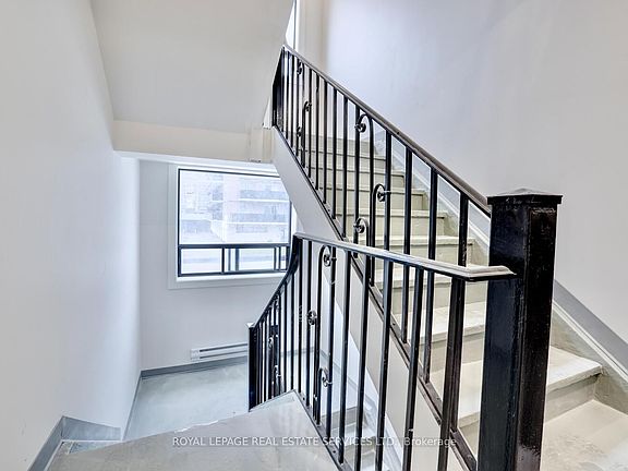 3rd image of 20 Duke St #9