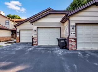 8127 S Legend Dr UNIT G, Franklin, WI 53132