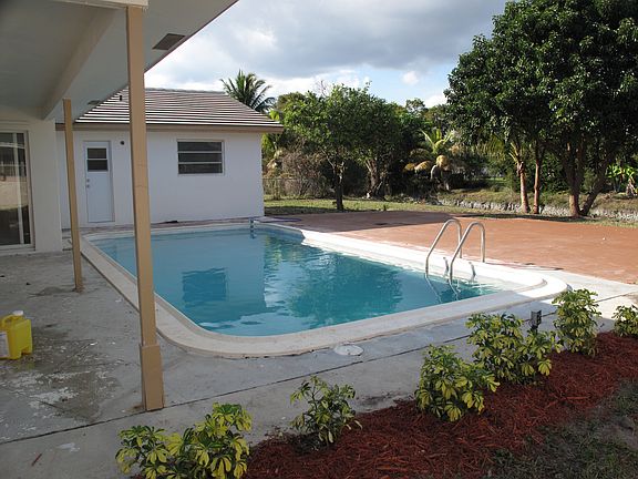 4th image of 8855 NW 27th St