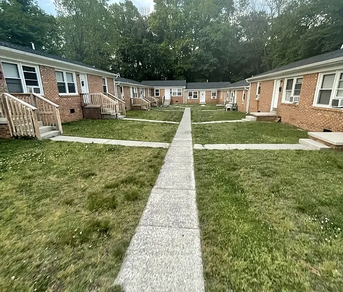 3940 Overland Hts #C — Photo 3