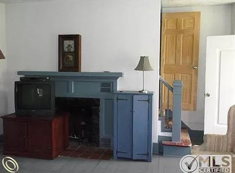 Nat Fire Place 013.JPG