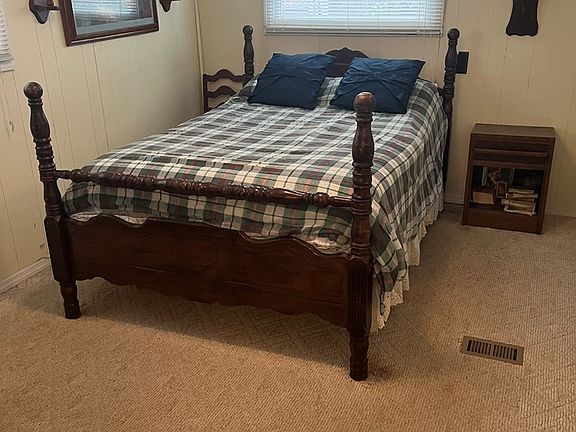 2nd image of 22 Leisure Woods Ln