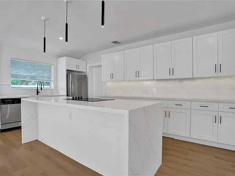 2206 SE 14th St — Photo 11