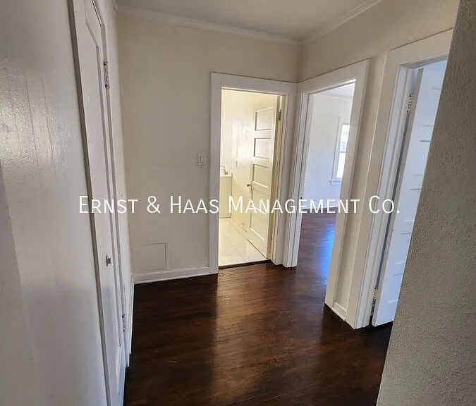 528 N Kenmore Ave — Photo 9