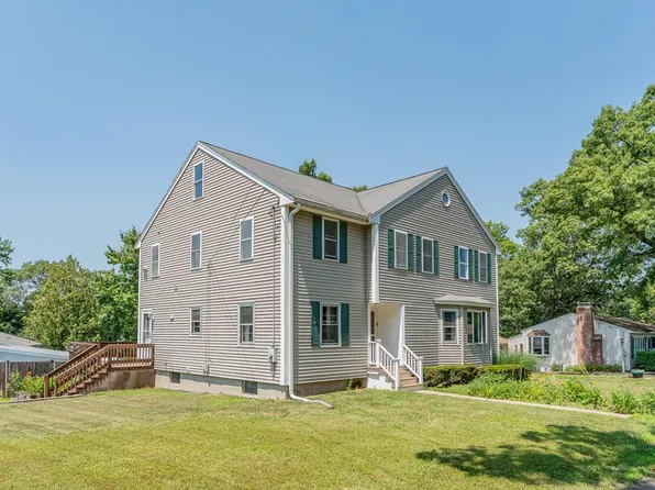 64 Bancroft St, Dracut, MA 01826