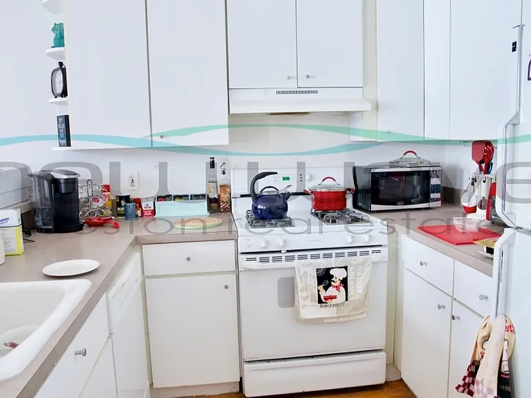 1102 Boylston St #3 — Photo 5