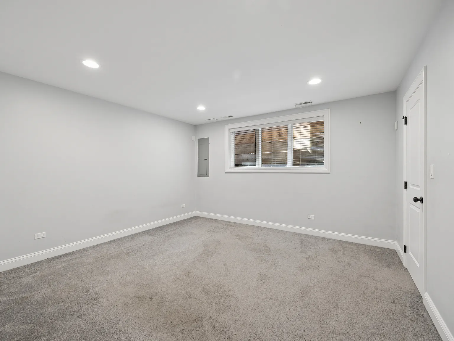 1 bed, 900 sqft, $1,750 — Photo 4