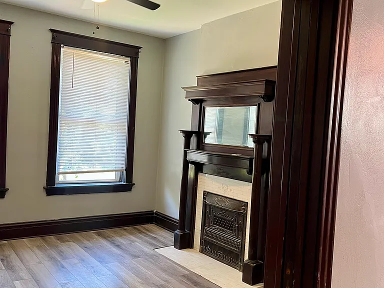 4460 Holly Ave — Photo 5