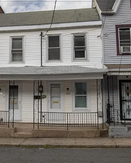 905 Brock St