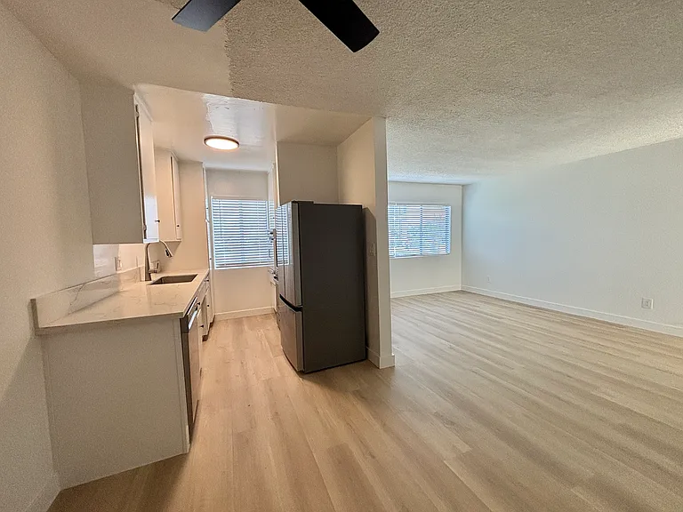 2126 W 182nd St #1 — Photo 2