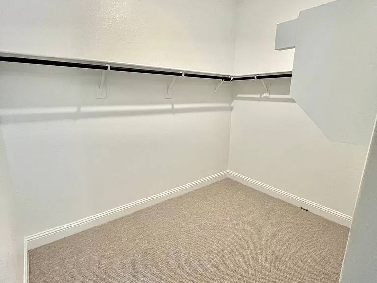 1409 Winters Way — Photo 19