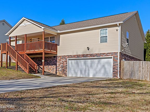 2nd image of 155 Dogwood Ln