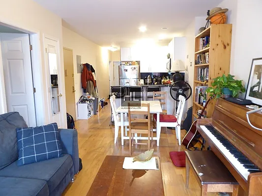 Rented by Highline Residential | media 10