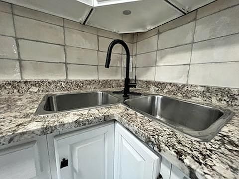 5th image of 1117 Doughty Blvd APT 2R