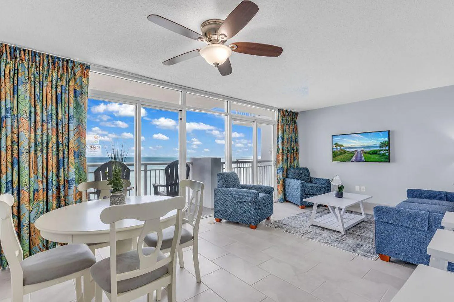 2 bed, 2.0 bath, 990 sqft, $5,225 — Photo 2