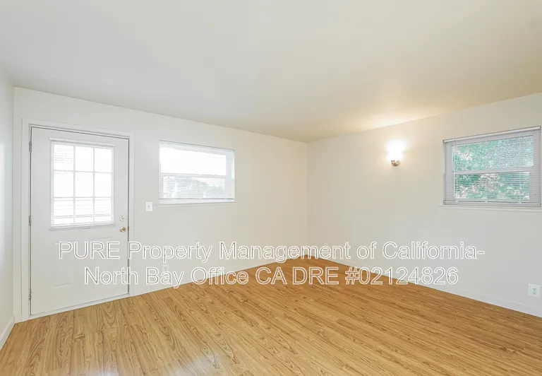 1402 Washington St #2 — Photo 3