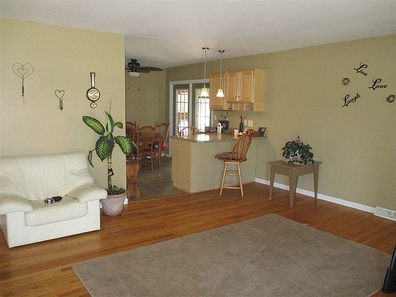 3rd image of 2207 Mark Twain Ave
